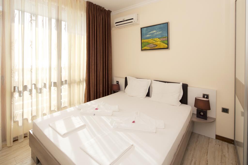 Mars Apartments In Tryavna Beach Complex Свети-Влас Номер фото