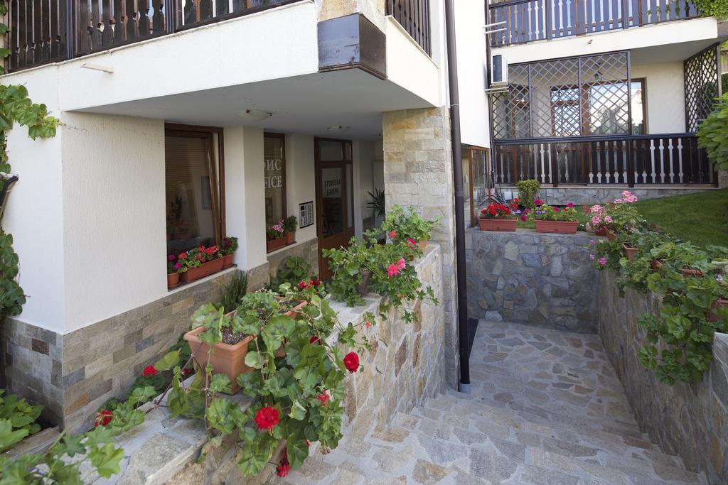 Mars Apartments In Tryavna Beach Complex Свети-Влас Экстерьер фото