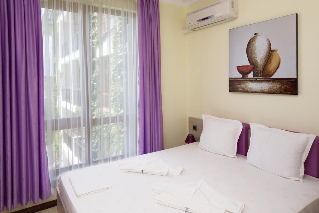 Mars Apartments In Tryavna Beach Complex Свети-Влас Экстерьер фото